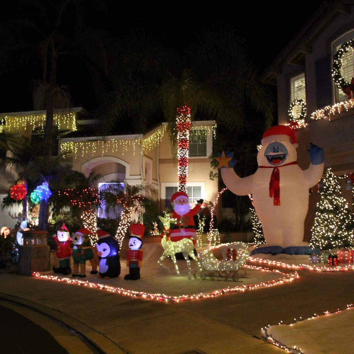 Best Neighborhoods For Seeing Christmas Lights In Orange County