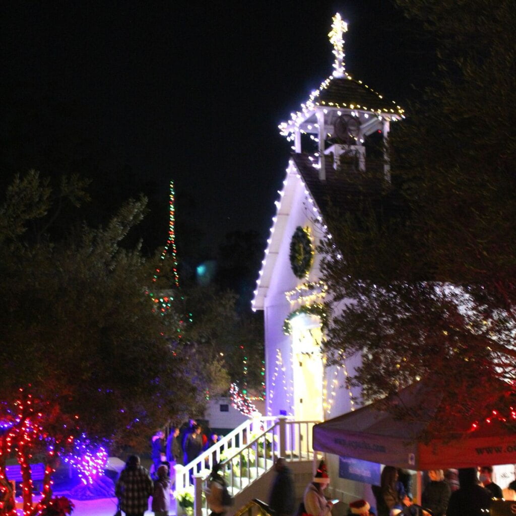 Heritage Hill Historical Park Candlelight Walk and Holiday Lights