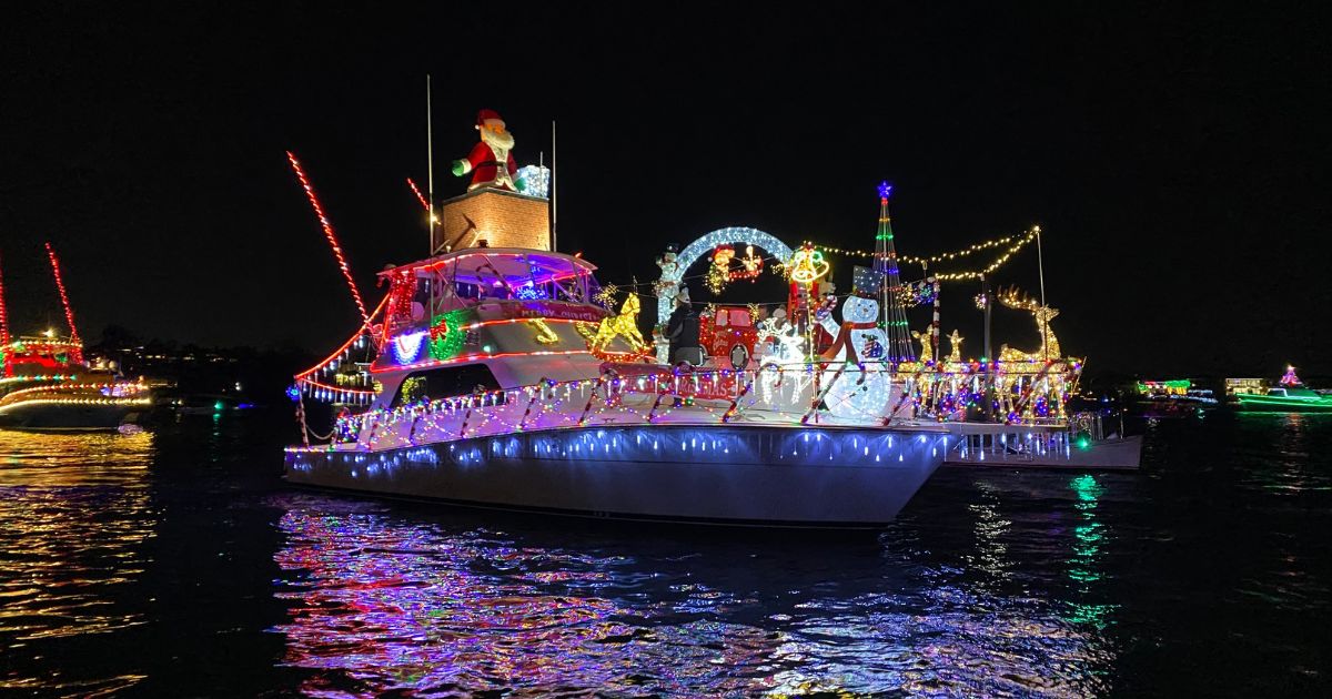 Holiday Boat Parades Enjoy OC