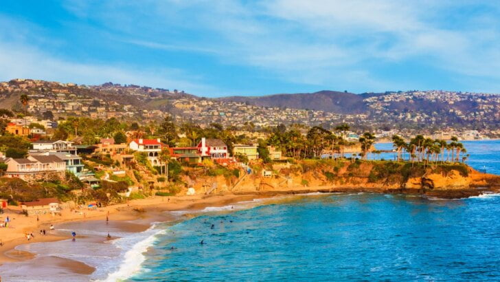 Celebrity Spots & Hangouts In OC